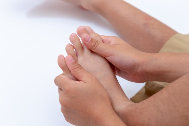 足の指がつる原因って何 予防や治し方で嫌な痛みを撃退せよ いつもここから